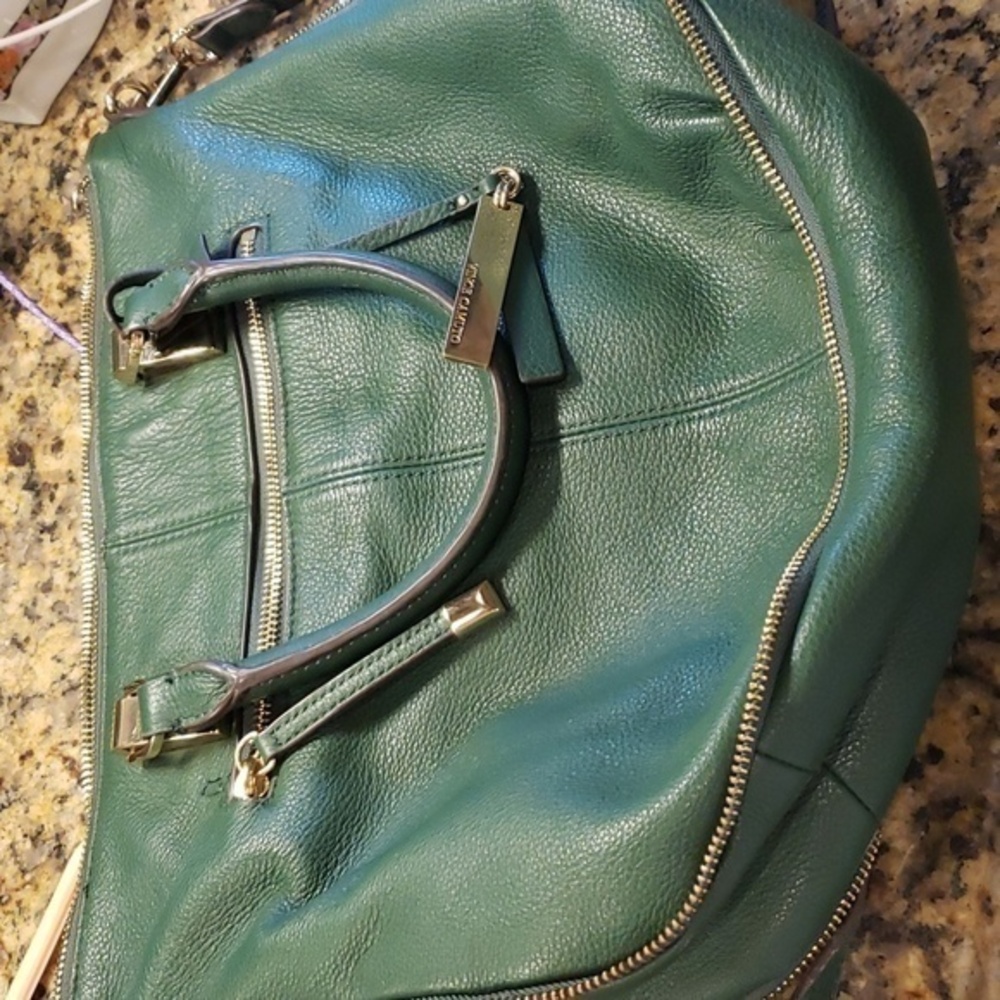 VINCE CAMUTO GREEN Leather Gold Zipper Trim Hardware‎ Purse Crossbody Strap - Picture 2 of 9